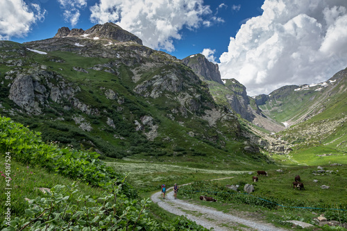 Pointe Rousse, Paysage des Alpes Grées au printemps , Col du Petit Saint-Bernard , Italie 