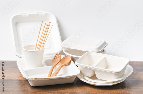 Eco friendly biodegradable paper disposable for packaging food with wheat straw for drinking water.