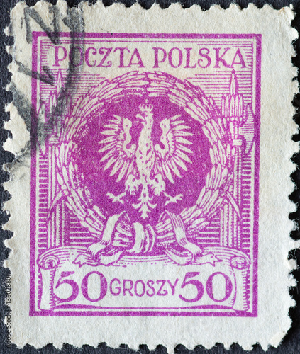 POLAND-CIRCA 1924 : A post stamp printed in Poland showing the Polish Eagle in Laurel Wreath