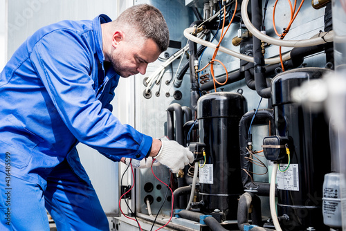 Resistance test of temperature sensors in the cooling supply section of the ventilation unit