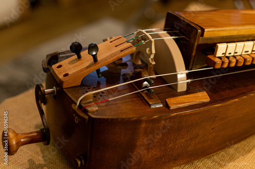 Drehleier Hurdy Gurdy 