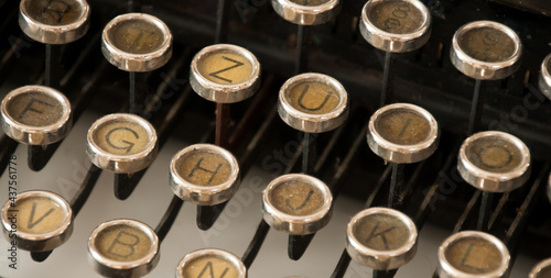 klawiatura starej maszyny do pisania