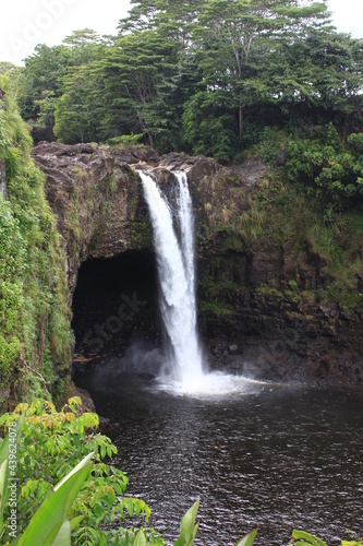ハワイ島（ビッグアイランド）。虹の滝。
