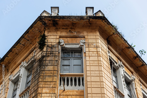 Historic and poorly preserved buildings in the Comércio district, it maintains its unique architecture. Salvador, Bahia, Brazil. 