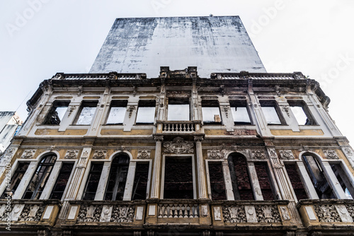 Historic and poorly preserved buildings in the Comércio district, it maintains its unique architecture. Salvador, Bahia, Brazil. 