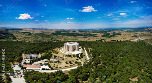 Castel del monte vista aerea, patrimonio unesco, puglia