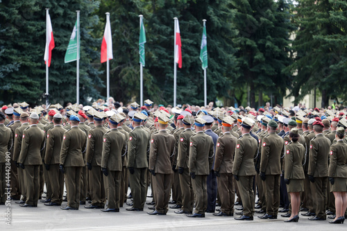 Promocja na stopień oficerski w wojsku polskim akademia wojsk lądowych wrocław. 