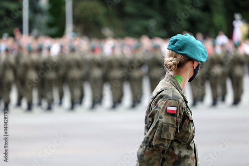 Żandarmeria wojskowa na promocji na stopień oficerski w wojsku polskim akademia wojsk lądowych wrocław.