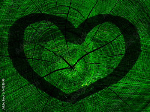 Serce na zielonym tle
