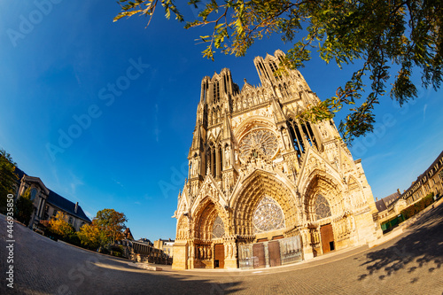 Cathedrale Notre-Dame de Reims on Place du Parvis
