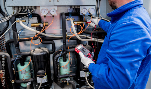 Resistance test of temperature sensors in the cooling supply section of the ventilation unit