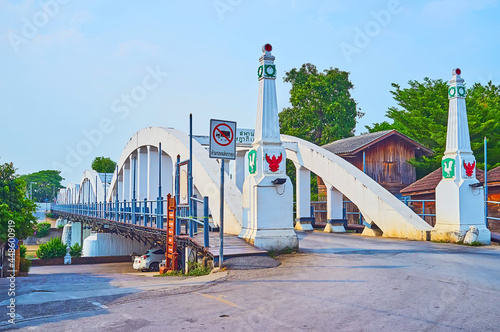 The columns at Ratsadaphisek Bridge, Lampang, Thailand