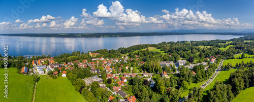 Blick auf Bernried am Starnberger See, Bayern, Deutschland