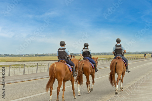 gendarme de la garde républicaine sur leurs chevaux