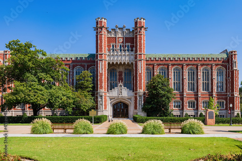 Sunny view of the Bizzell Memorial Library of The University of Oklahoma