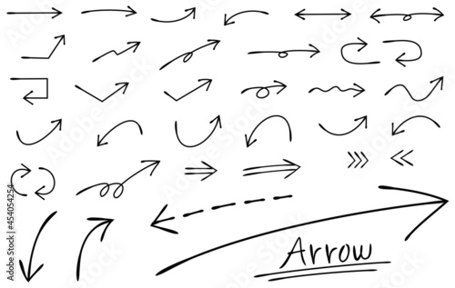 ペンで書いたような手書き矢印 細めの線画 モノクロ Arrow handwritten monochrome 