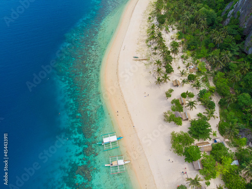 フィリピン、パラワン州のブスアンガ島コロン島周辺をドローンで撮影した空撮写真 Aerial photo taken by drone around Coron Island, Busuanga, Palawan, Philippines. 