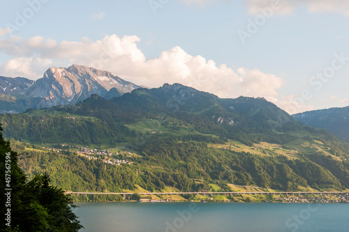 Gersau, Vierwaldstättersee, Seeufer, Oberbauenstock, Niederbauenstock, Klewenalp, Aussicht, Landwirtschaft, Wanderweg, Schifffahrt, Abendstimmung, Sommer, Schwyz, Schweiz