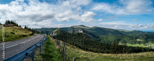route vers les roches tuilière et sanadoire, Auvergne