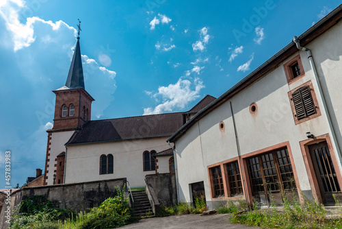 église type alsacienne d'un petit village Hurbache dans les Vosges