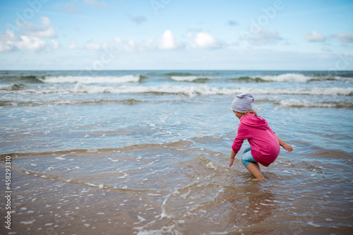 Morze Bałtyckie dziecko wakacje zabawa