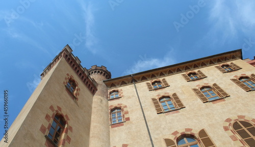 Castello medievale restaurato e ristrutturato