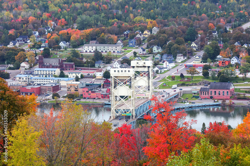 he Portage Lake Lift Bridge connects the cities of Hancock and Houghton, was built in 1959.