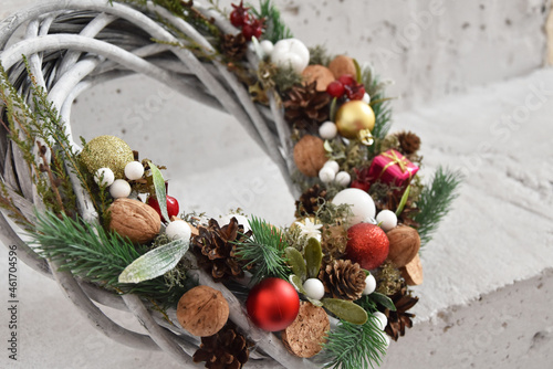 Boże Narodzenie, kartka świąteczna, wianek i świąteczne dekoracje. Christmas decorations. 