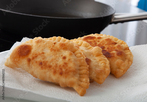 Empanadillas de atún fritas en sartén, Typical spanish empanadillas. Pan-fried tuna empanadillas, Typical spanish empanadillas