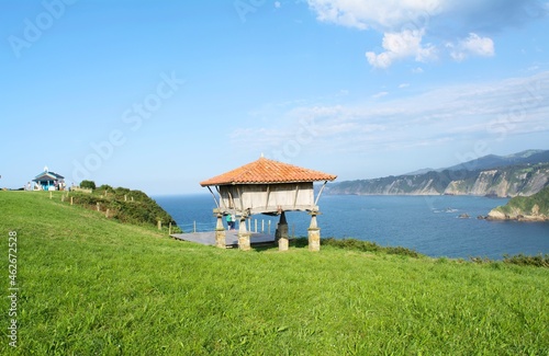 panera con vistas al mar en cadavedo , asturias