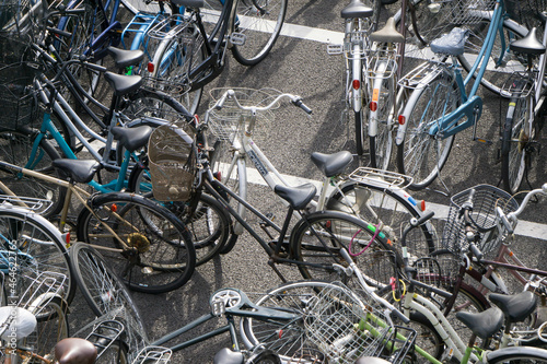 駐輪場 散乱する自転車