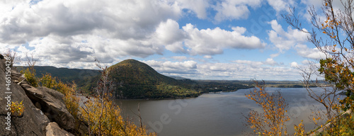 views from the breakneck ridge hike trail 