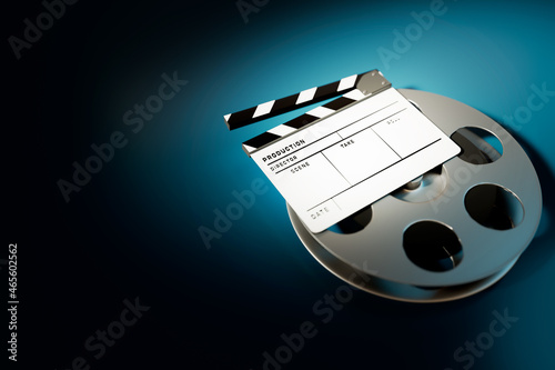 CLAQUETA Y CARRETE DE PELICULA, RENDER