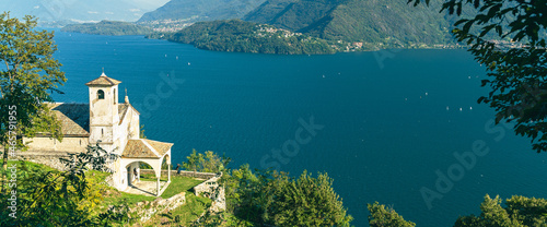 Ausblick über die Chiesa Santa Eufemia auf den Comer See, Musso, Dongo, Lombardei, Italien 