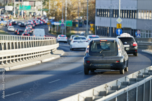 Estakada samochodowa na autostradzie samochodowej.