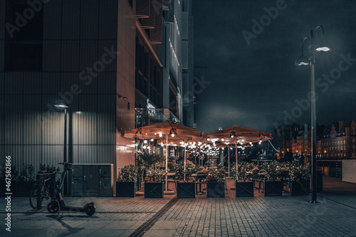 Gdansk restaurants on the river motława at night