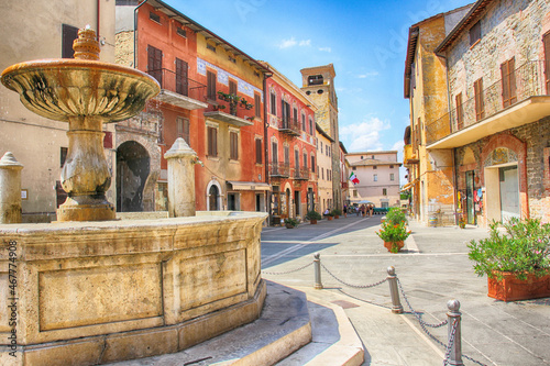 Deruta, place of the consuls: "Piazza dei Consoli" and fountain