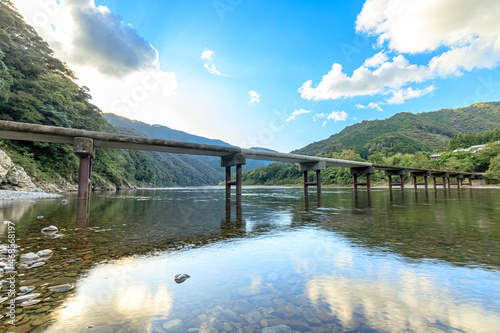 初秋の岩間沈下橋 高知県四万十市 Iwama chinka bridge in early autumn. Kochi-ken Shimanto city