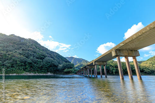 初秋の勝間沈下橋 高知県四万十市 Katsuma chinka bridge in early autumn. Kochi-ken Shimanto city