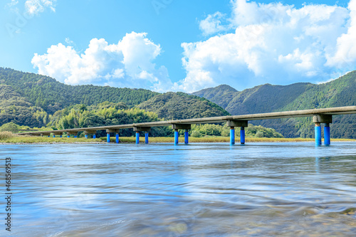 初秋の佐田沈下橋 高知県四万十市 Sada chinka bridge in early autumn. Kochi-ken Shimanto city