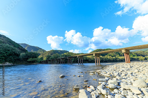 初秋の勝間沈下橋 高知県四万十市 Katsuma chinka bridge in early autumn. Kochi-ken Shimanto city