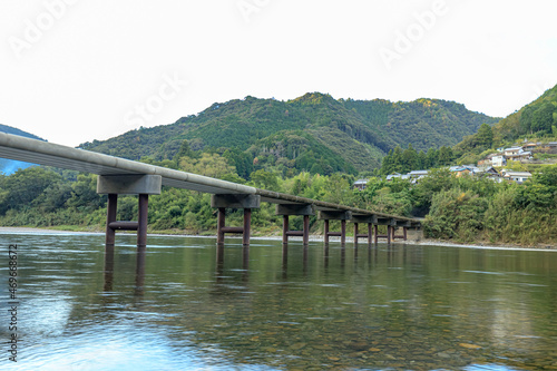 初秋の岩間沈下橋 高知県四万十市 Iwama chinka bridge in early autumn. Kochi-ken Shimanto city 