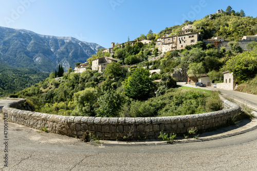 Das Bergdorf Brantes im Département Vaucluse, Frankreich, Region Provence-Alpes-Côte d’Azur