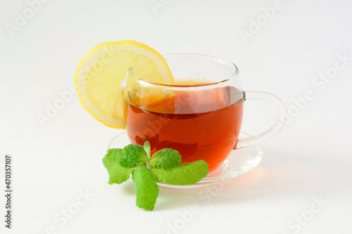 ziołowa herbata miętowa z cytryną, herbata z cytryną i miętą, tea with mint and lemon 