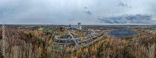 Jastrzębie Zdrój późną jesienią z lotu ptaka na terenach przemysłowych, panorama, Śląsk w Polsce