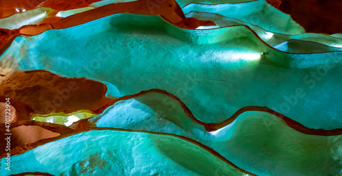 Vue des piscines naturelles des grottes Saint Marcel, Ardèche, France. 