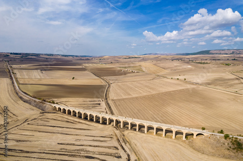 Ponte dei 21 archi, territorio di spinazzola, parco nazionale alta murgia