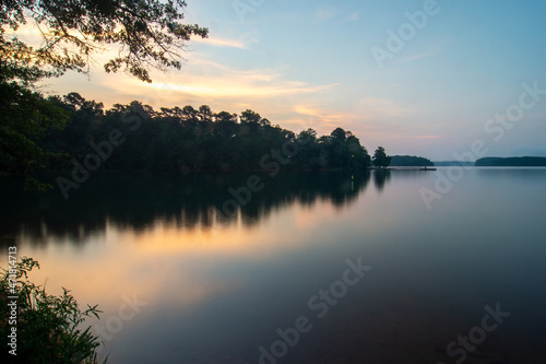 boating on lake hartwell in south carolina