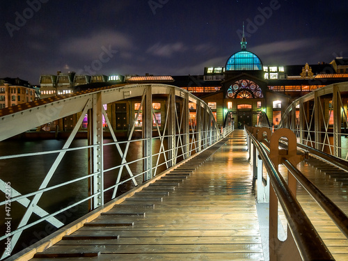 Aleger Brücke Altona Fischmarkt nachts