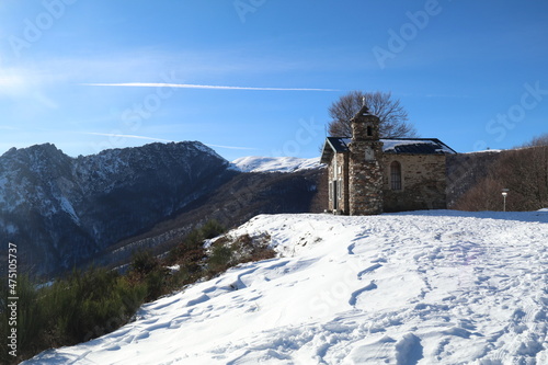 Buggiolo, val Rezzo, montagna, passo san Lucio, chiesetta, madonna del Cep, altitudine 1330 m, Cardinale Tettamanti 2011, area pic-nic, inverno, neve